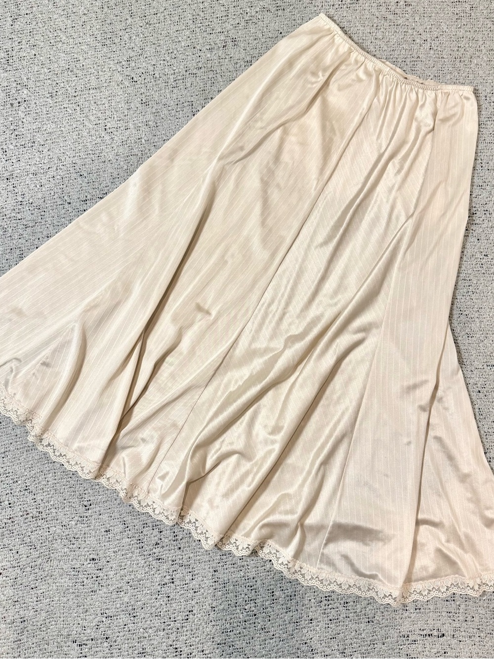 Vintage Warner’s Crystal Lace Half Slip Size S